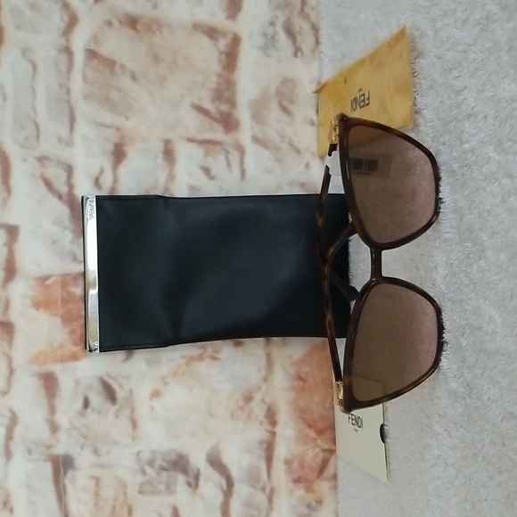 New Fendi Injection Plastic Cat-Eye Sunglasses - Picture 1 of 16